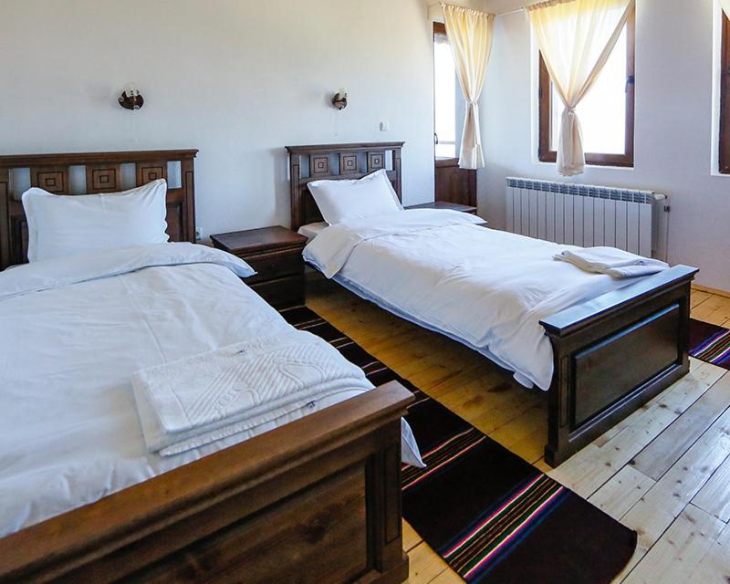 Калпаците - Kalpacite Guest Houses Skrebatno エクステリア 写真