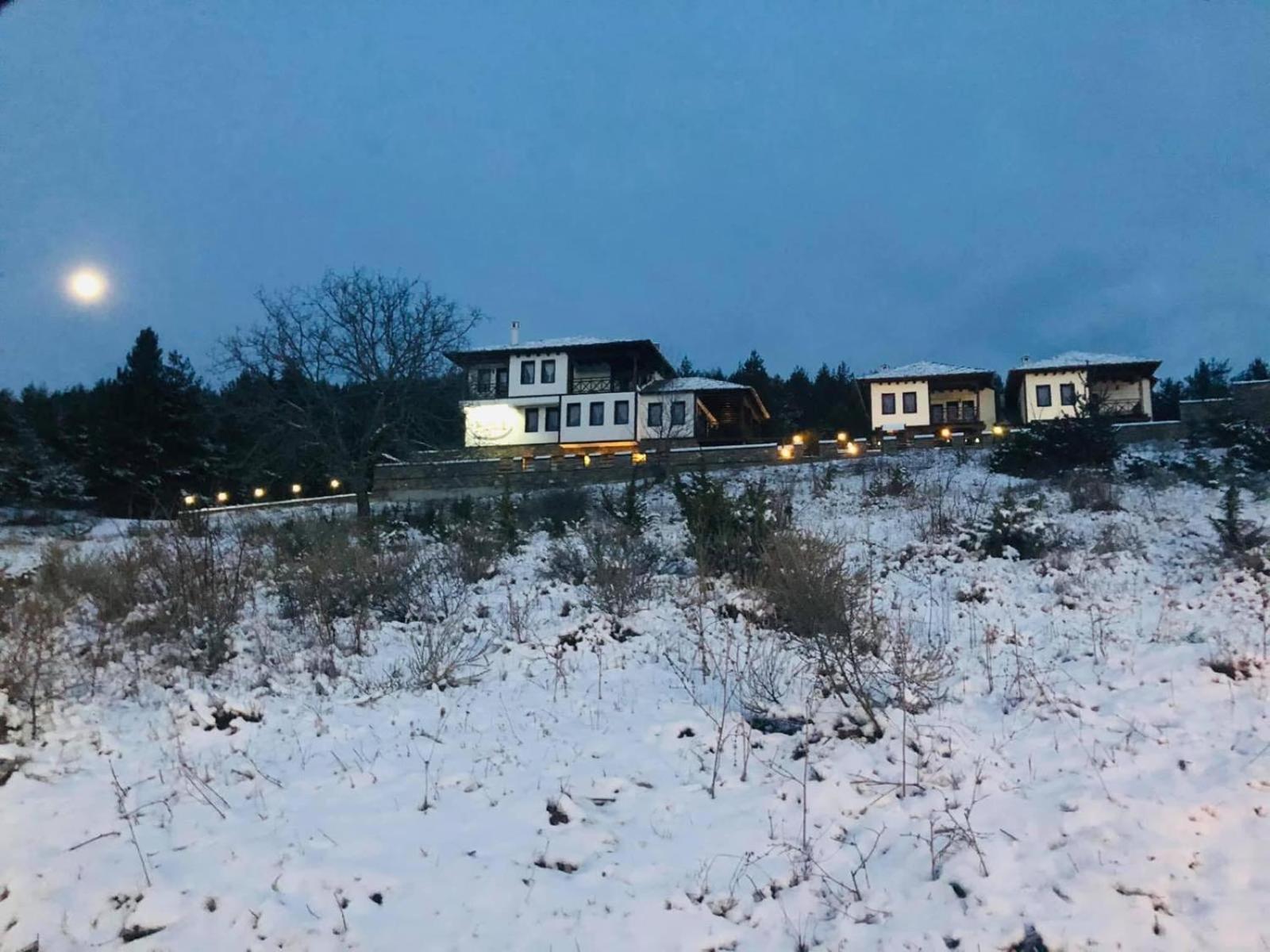 Калпаците - Kalpacite Guest Houses Skrebatno エクステリア 写真